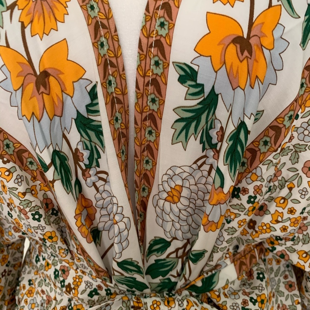 LAST ONE 💋FLORAL BOHO STYLE KIMONO - Picture 5 of 8